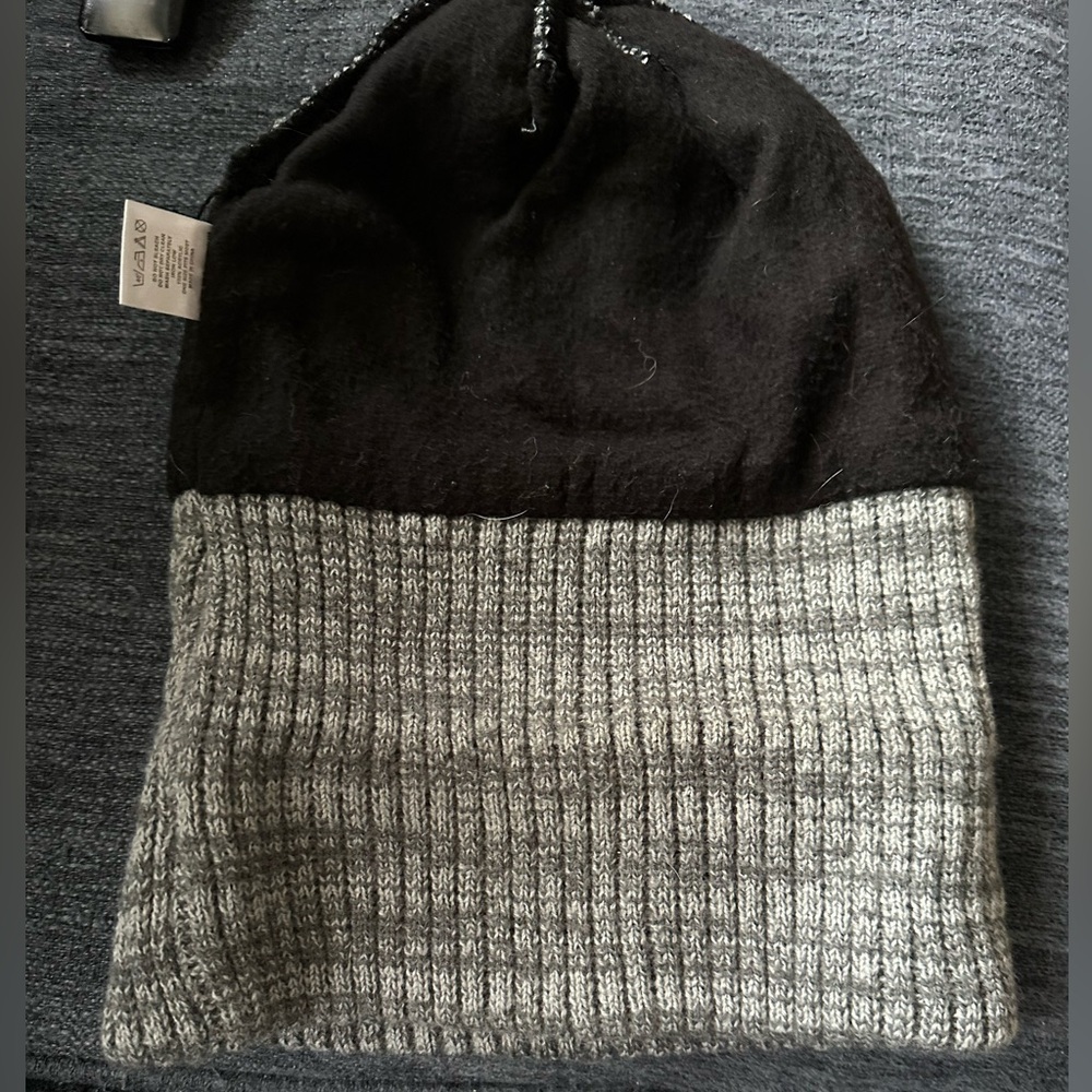 APOLLO Gray Ribbed Beanie with Logo - Picture 3 of 5